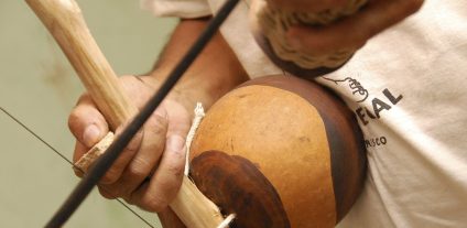 Etapas da confecção de um berimbau - Artesão - Zé Doido