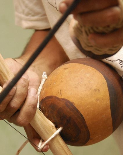 Etapas da confecção de um berimbau - Artesão - Zé Doido
